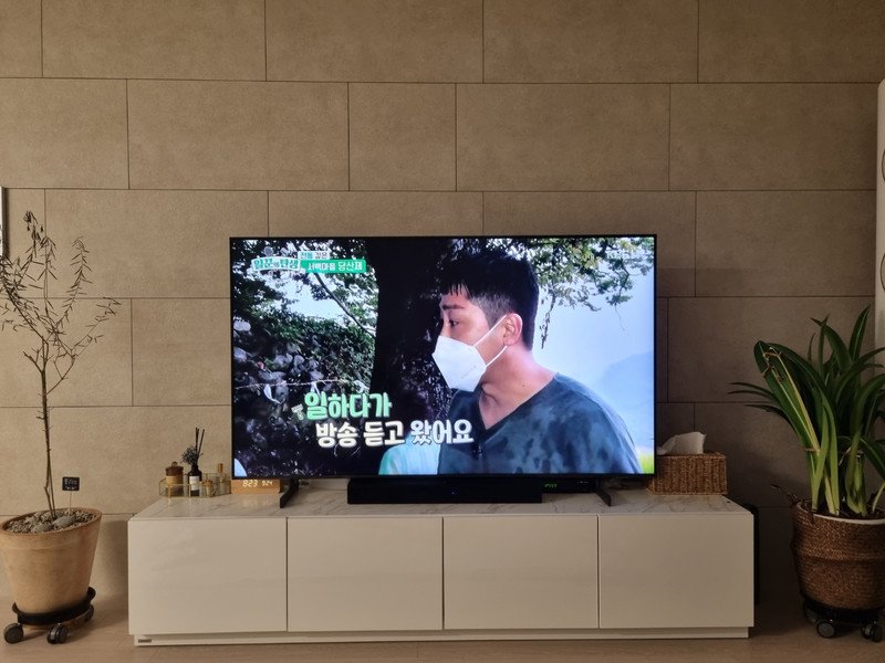 삼성 Crystal UHD 4K Smart TV 65인치(163cm) 1등급 KU65UF8030FXKR [스탠드] [페이] 상세 이미지 12